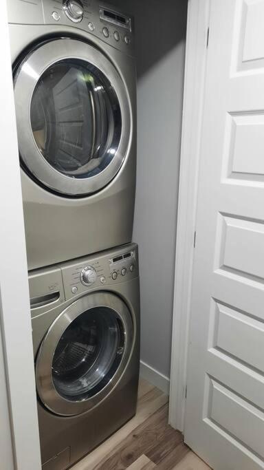 Carsonway Basement Suite Edmonton Eksteriør bilde