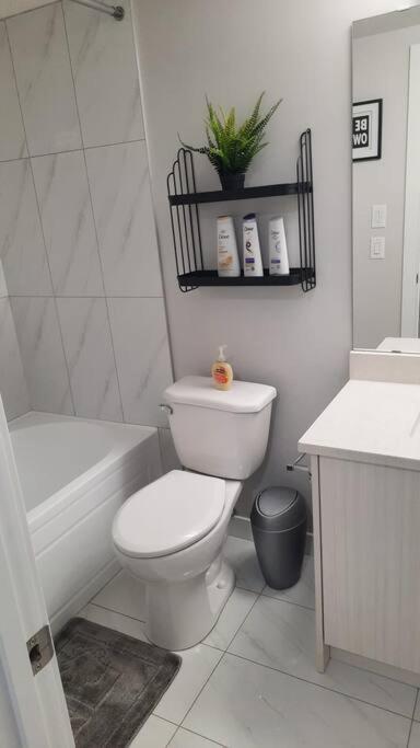 Carsonway Basement Suite Edmonton Eksteriør bilde
