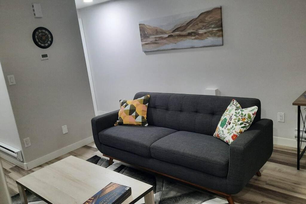 Carsonway Basement Suite Edmonton Eksteriør bilde